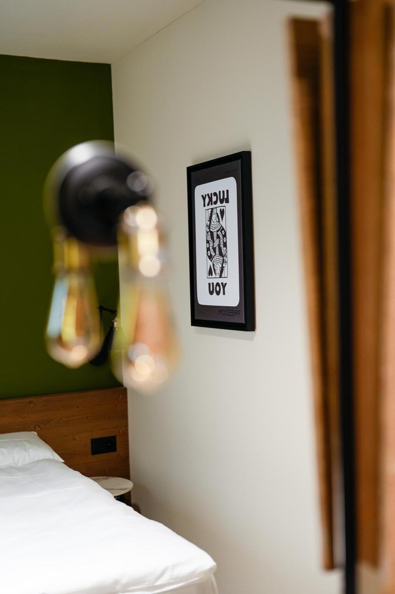 Seven Town House Boutique Hotel Locarno Exterior photo
