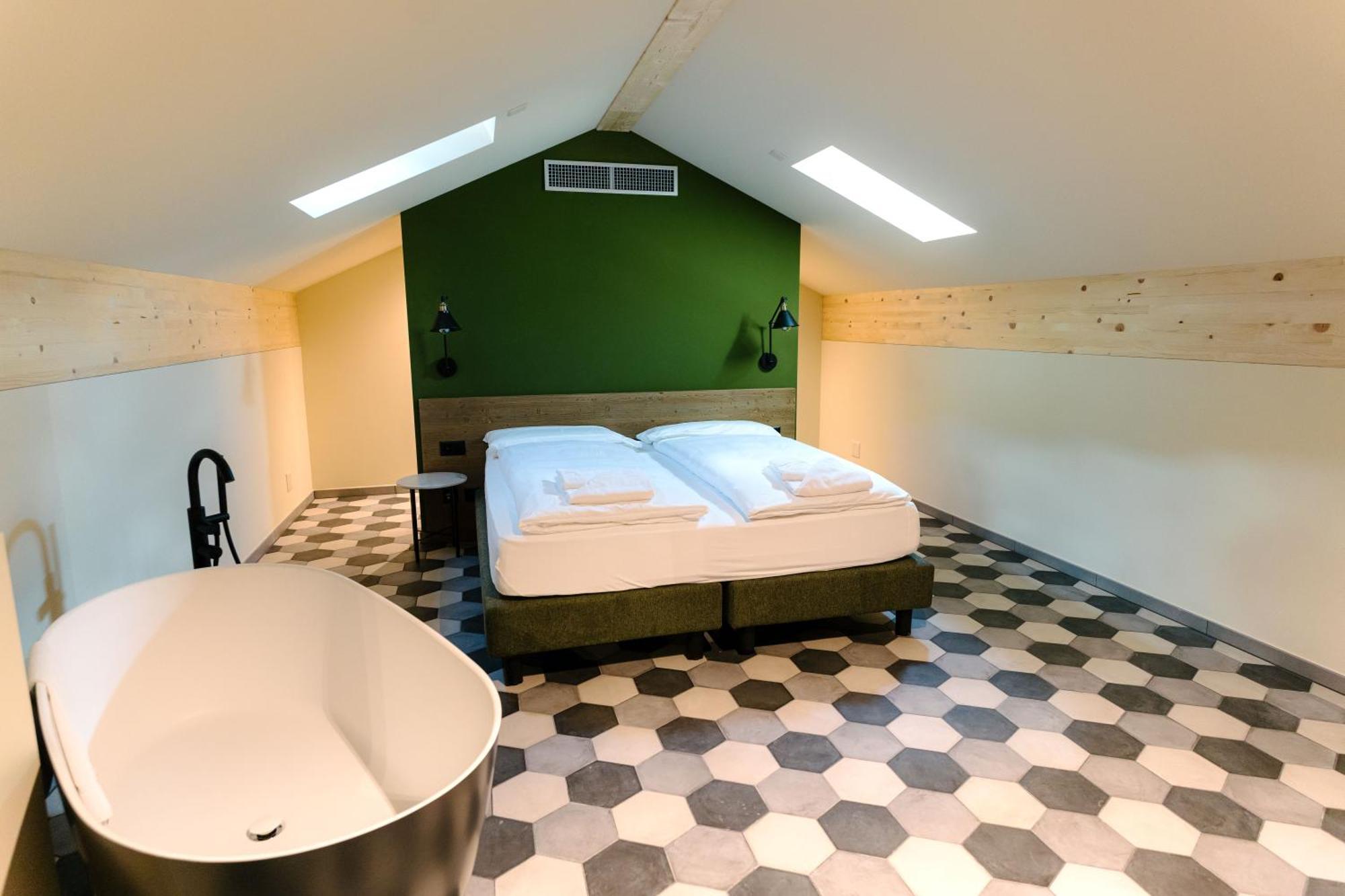 Seven Town House Boutique Hotel Locarno Exterior photo
