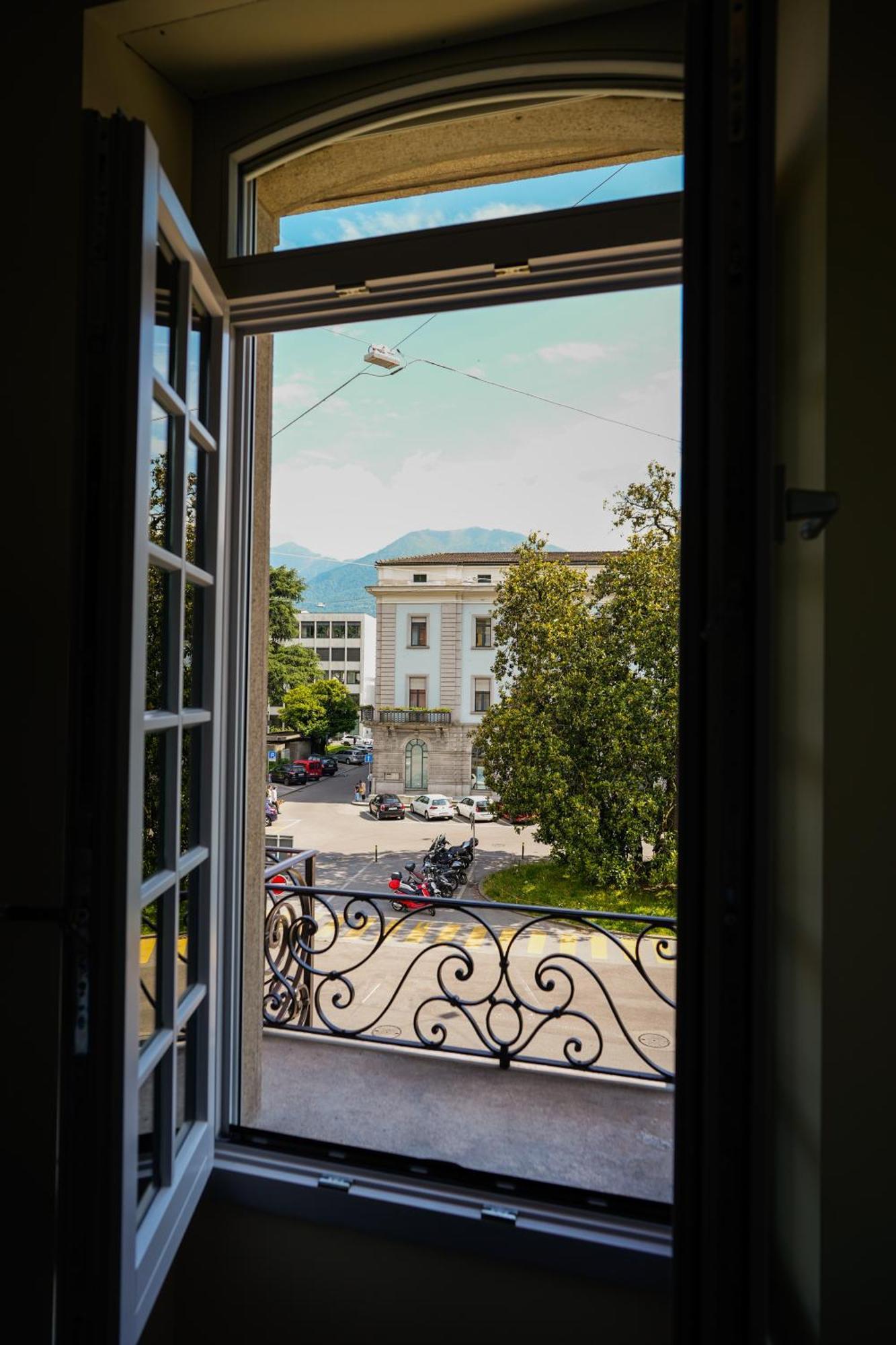 Seven Town House Boutique Hotel Locarno Exterior photo