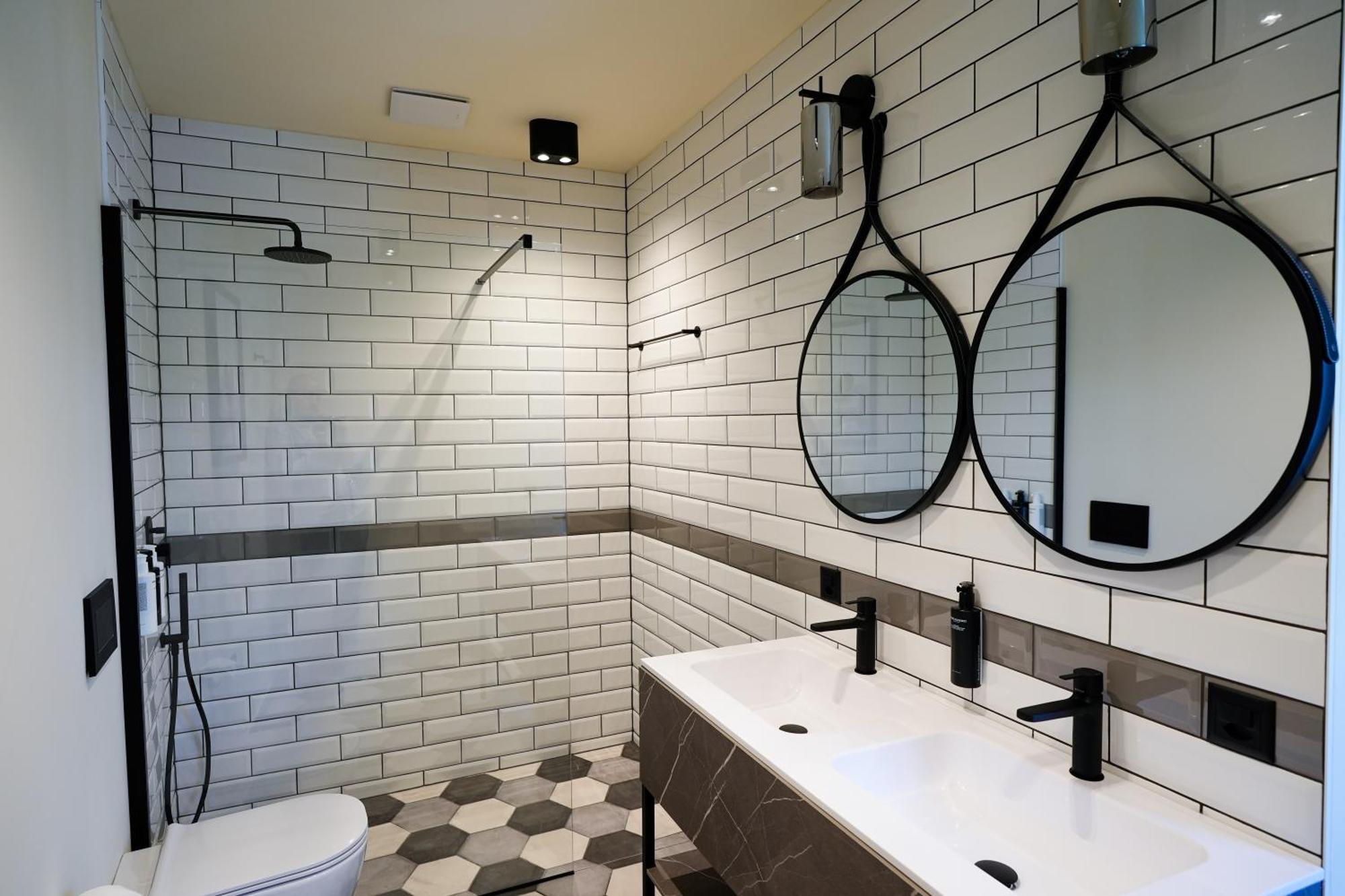 Seven Town House Boutique Hotel Locarno Exterior photo