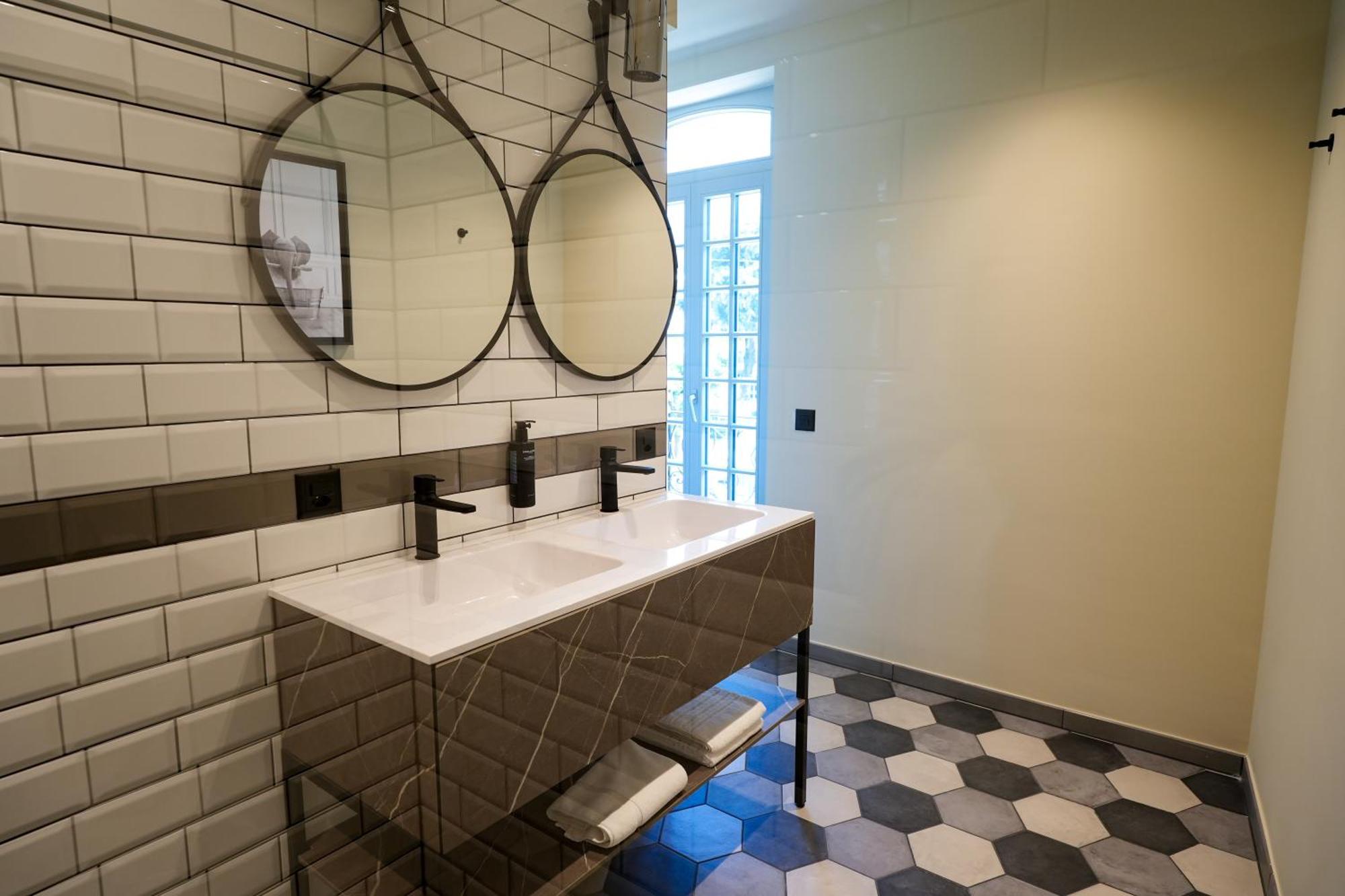 Seven Town House Boutique Hotel Locarno Exterior photo