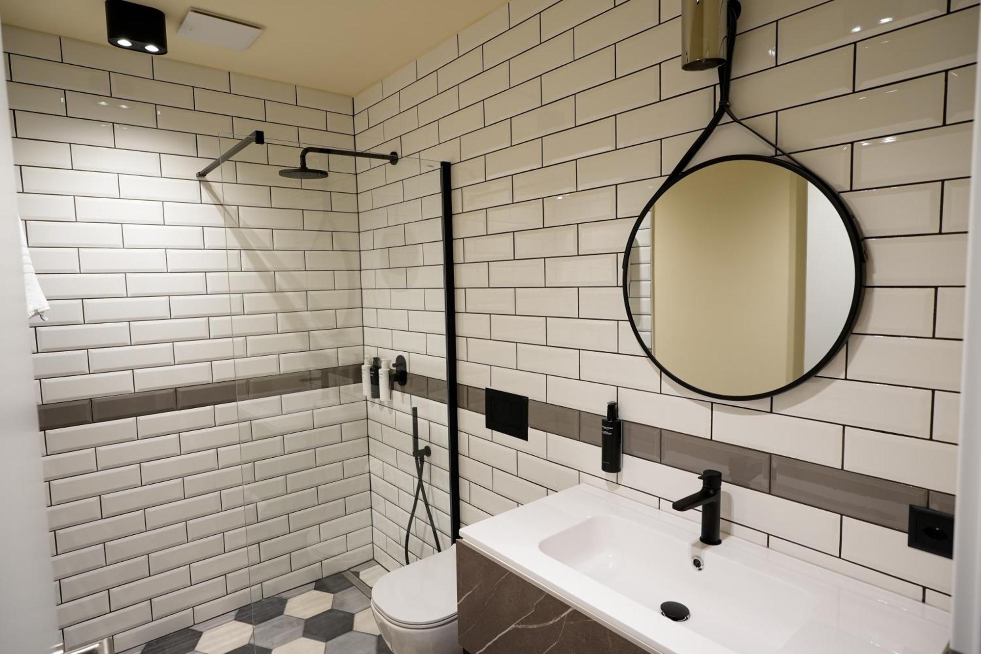 Seven Town House Boutique Hotel Locarno Exterior photo